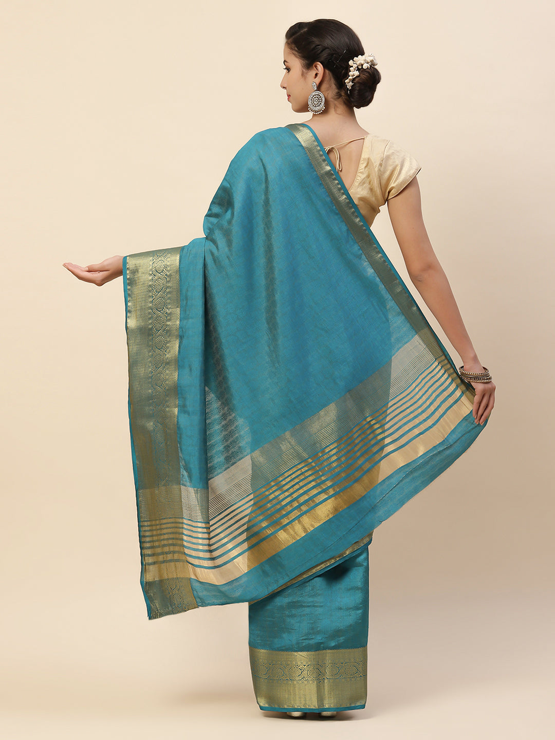 Plain Zari Border Art Handloom Woven Saree