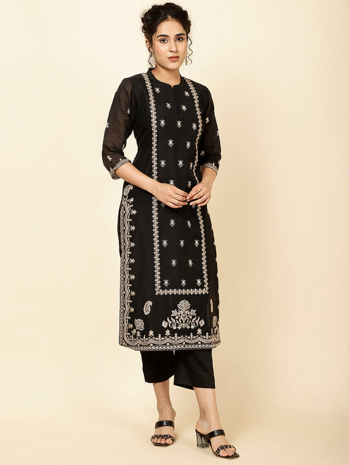 Embroidered Chanderi Kurta With Pants &amp; Dupatta
