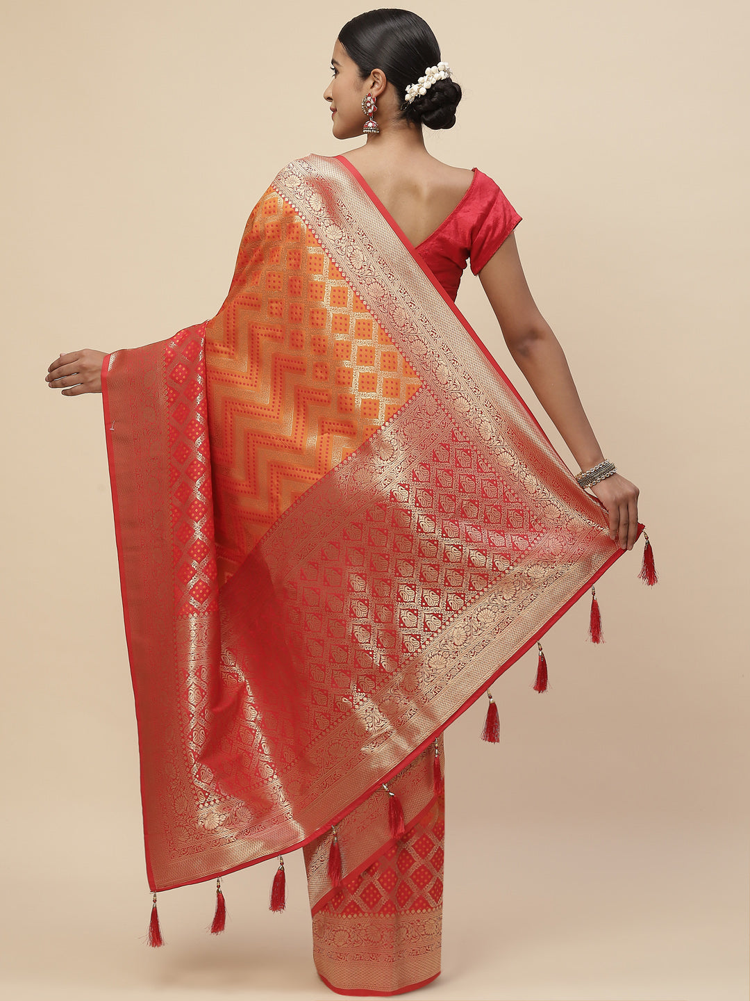Zari Jaal Handloom Woven Saree
