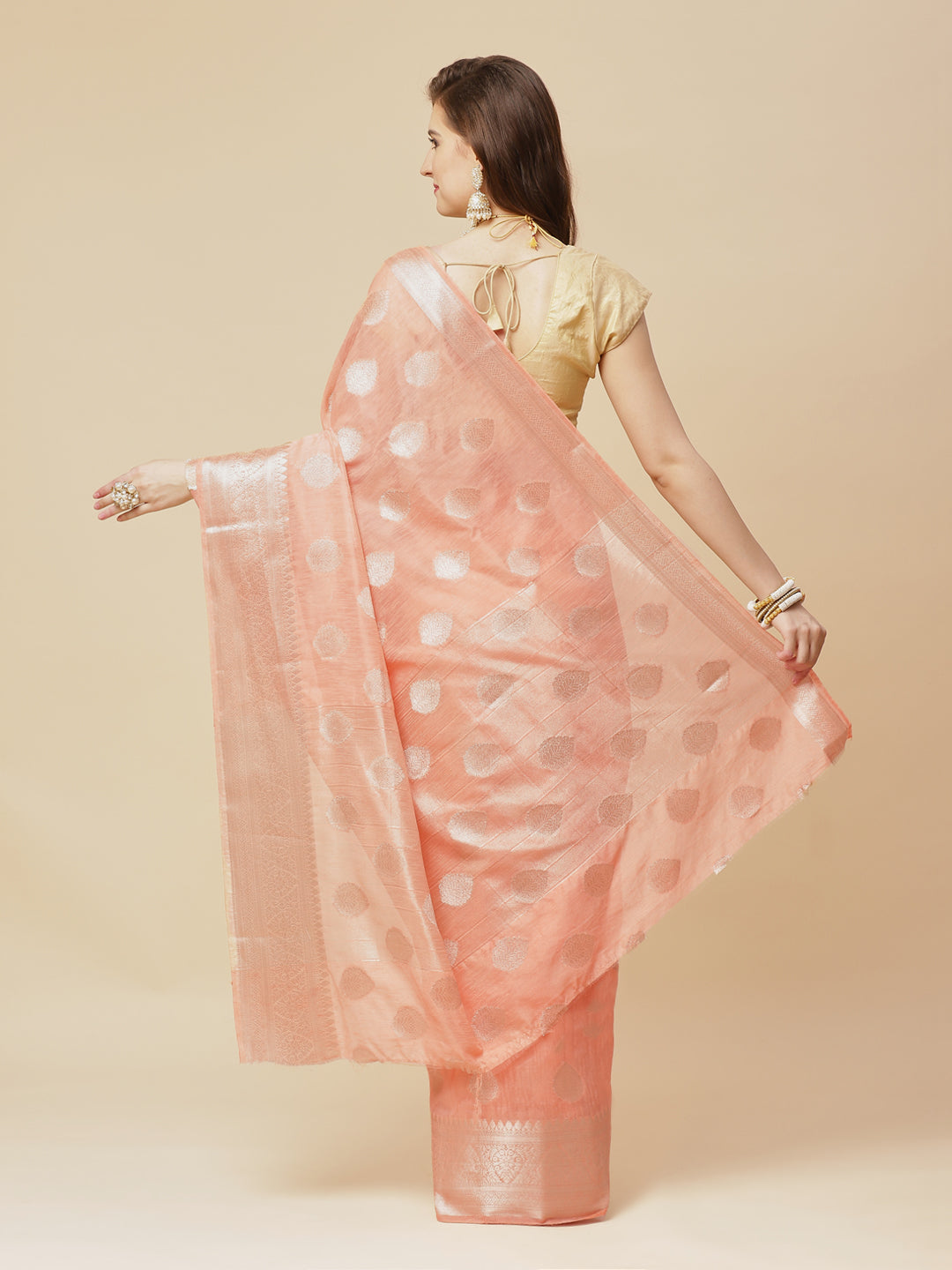 Zari Border Booti Art Handloom Woven Saree