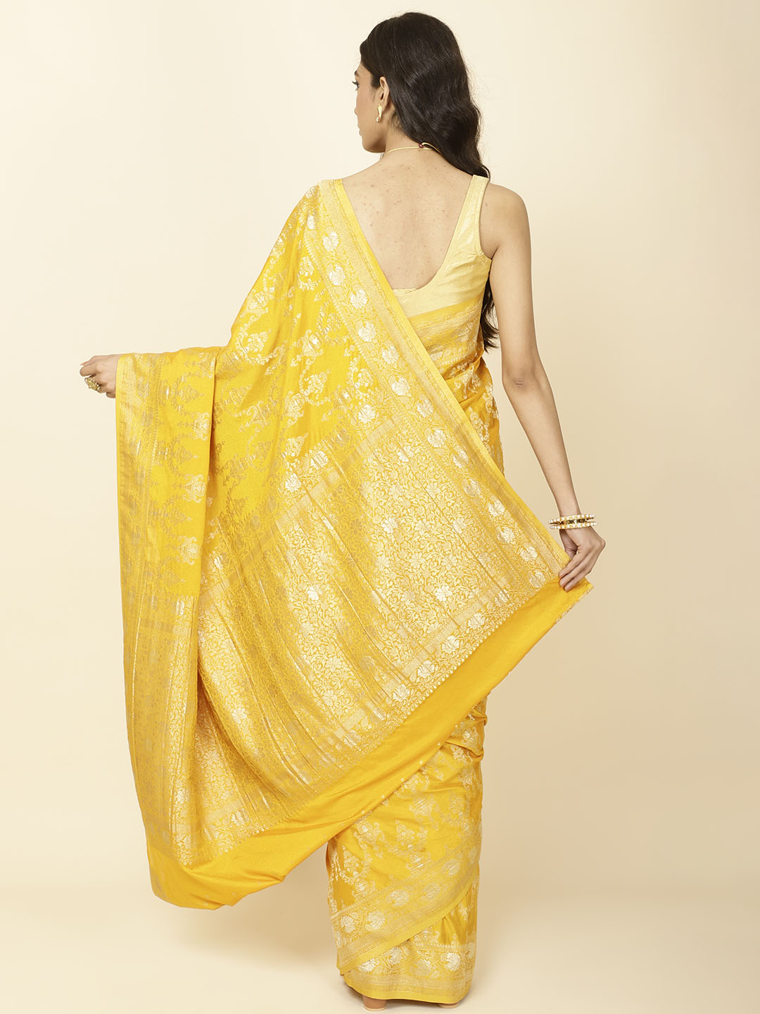 Zari Jaal Woven Crepe Saree