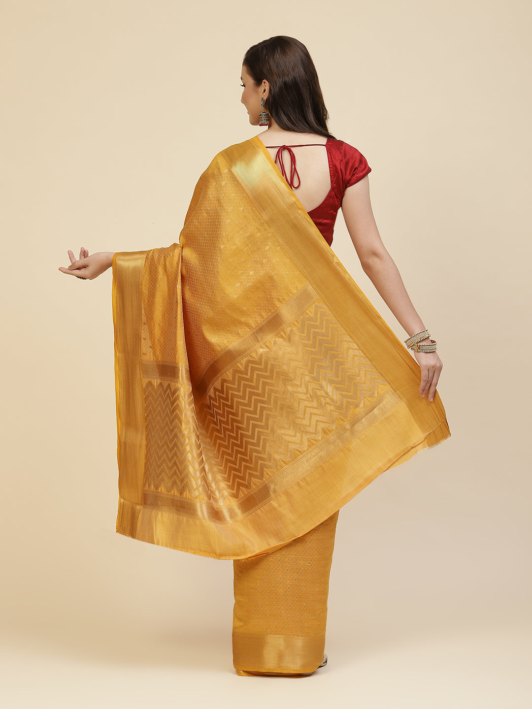 Zari Border Booti Handloom Woven Saree