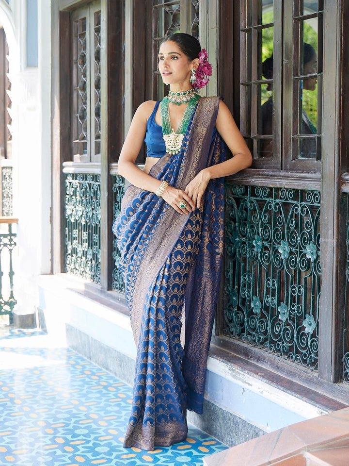 Antique Jaal Crepe Plain Saree