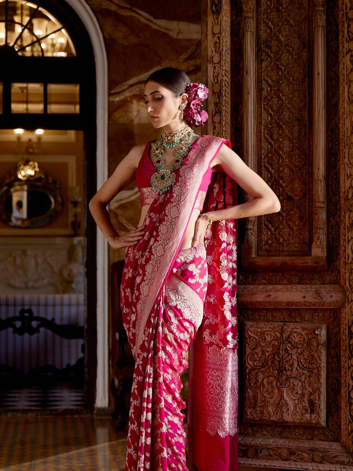 Floral Golden Jaal Georgette Plain Saree