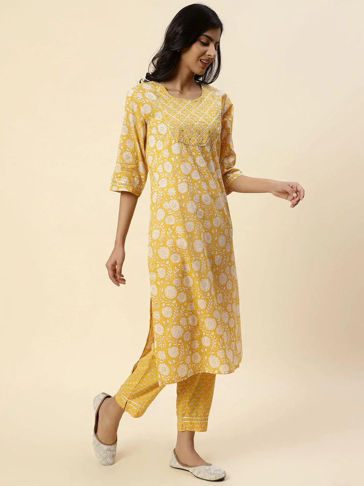 Floral Printed Cotton Kurta With Pants