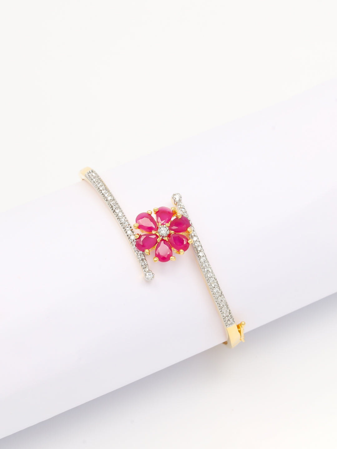 BRACELET (JEWELRY)