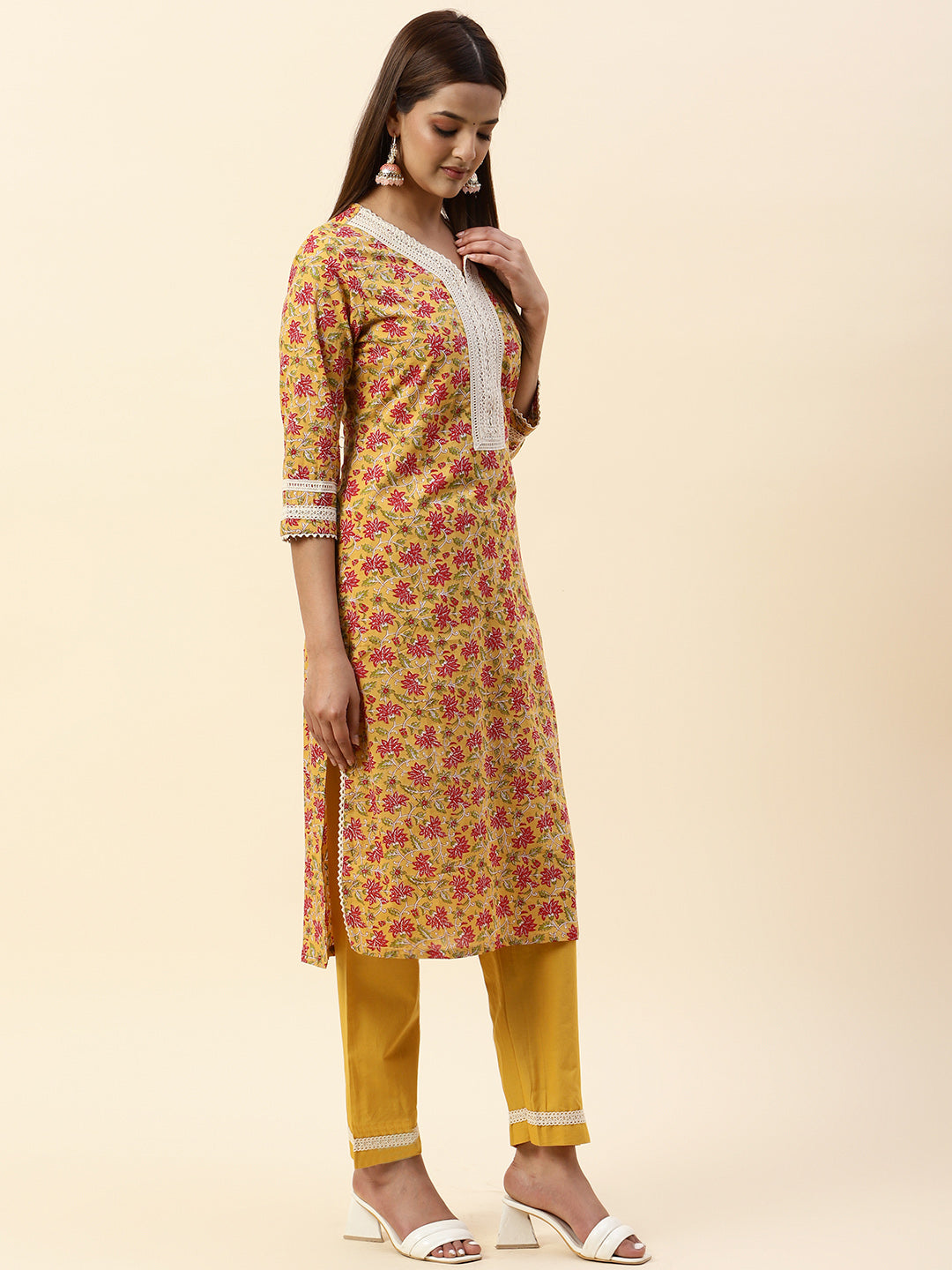 Floral Printed Cotton Kurta With Pants