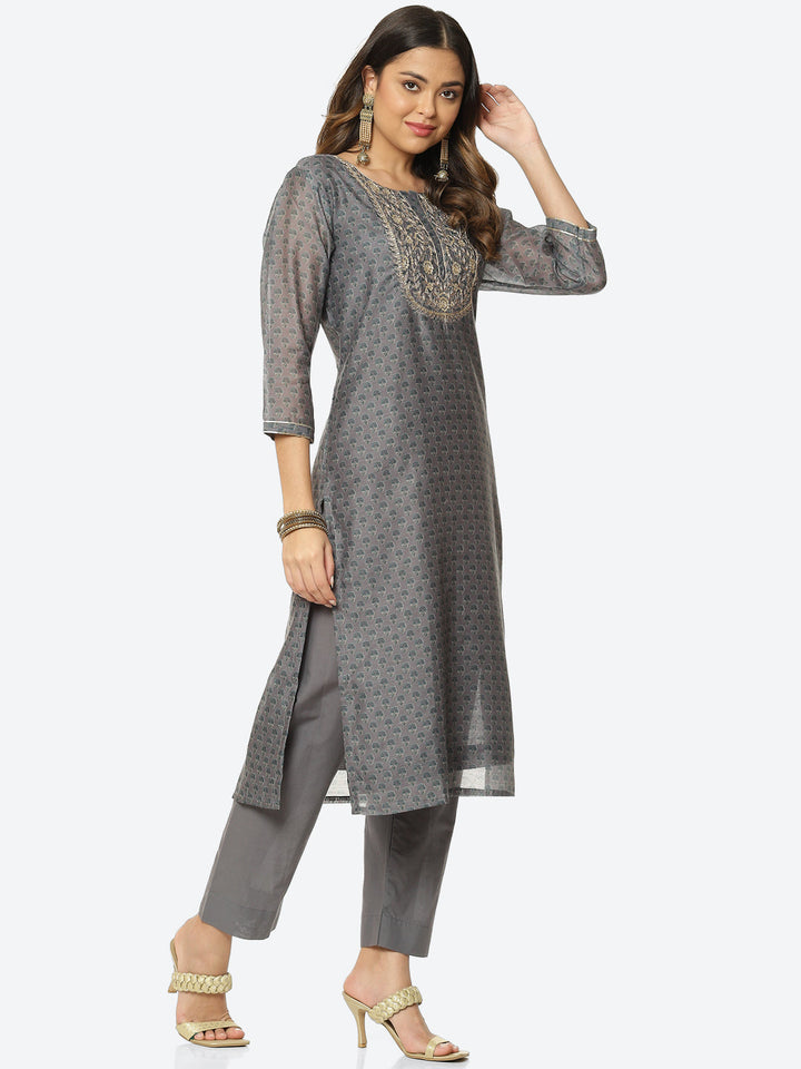 Zari Embroidered Printed Chanderi Kurta With Pant