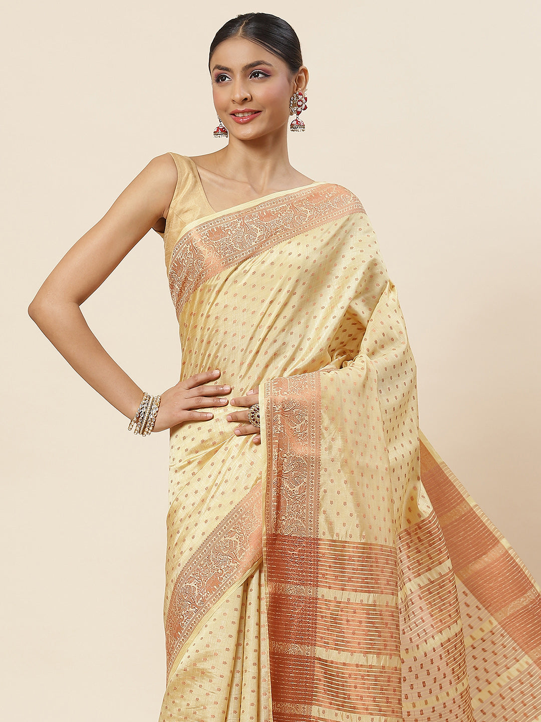 Zari Booti Woven Handloom Saree