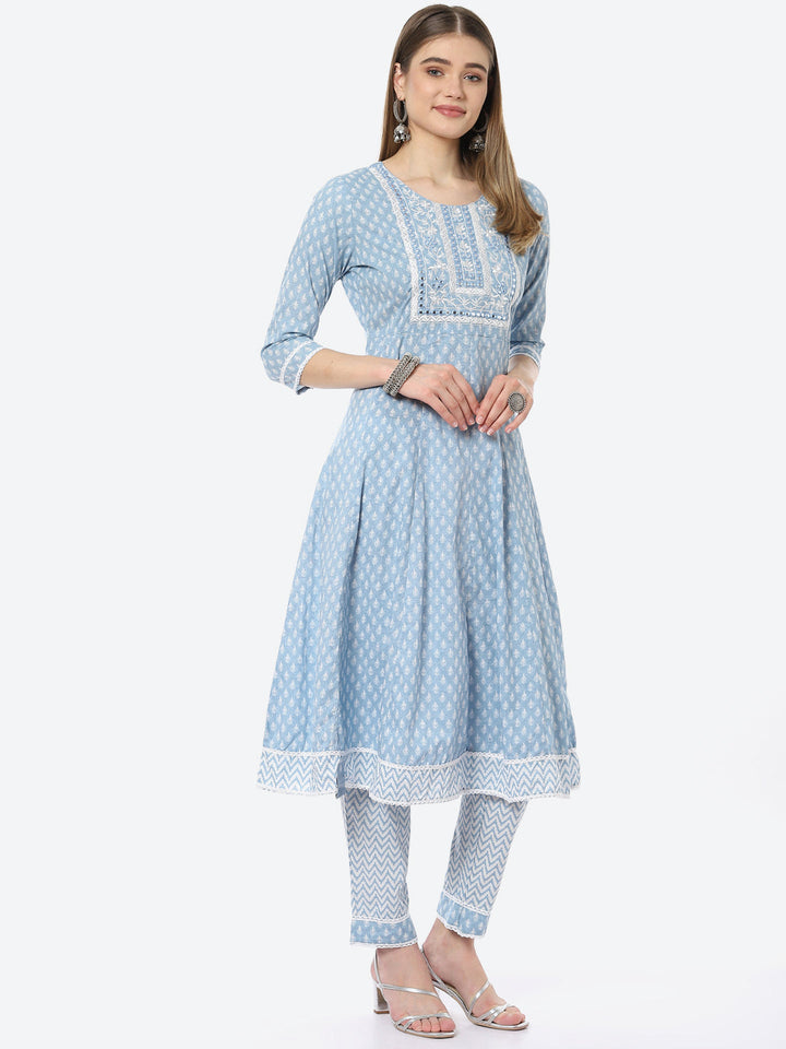 Resham Neck Booti  Printed Cotton A-line Kurta With Pant &amp; Chiffon Dupatta