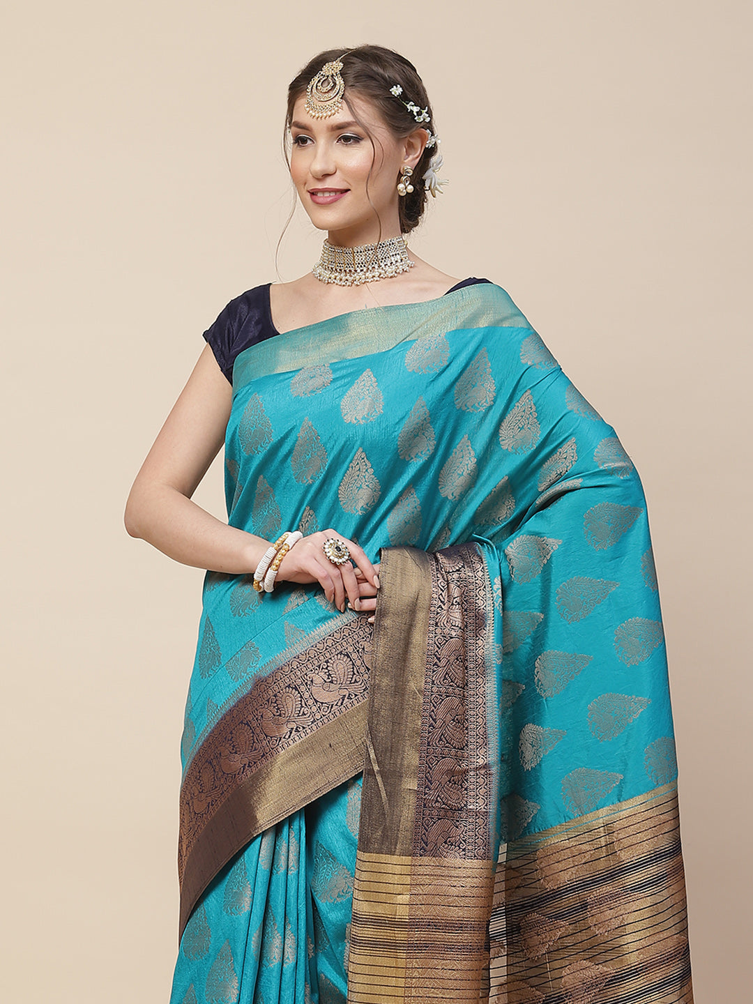 Zari Border Booti Art Handloom Woven Saree