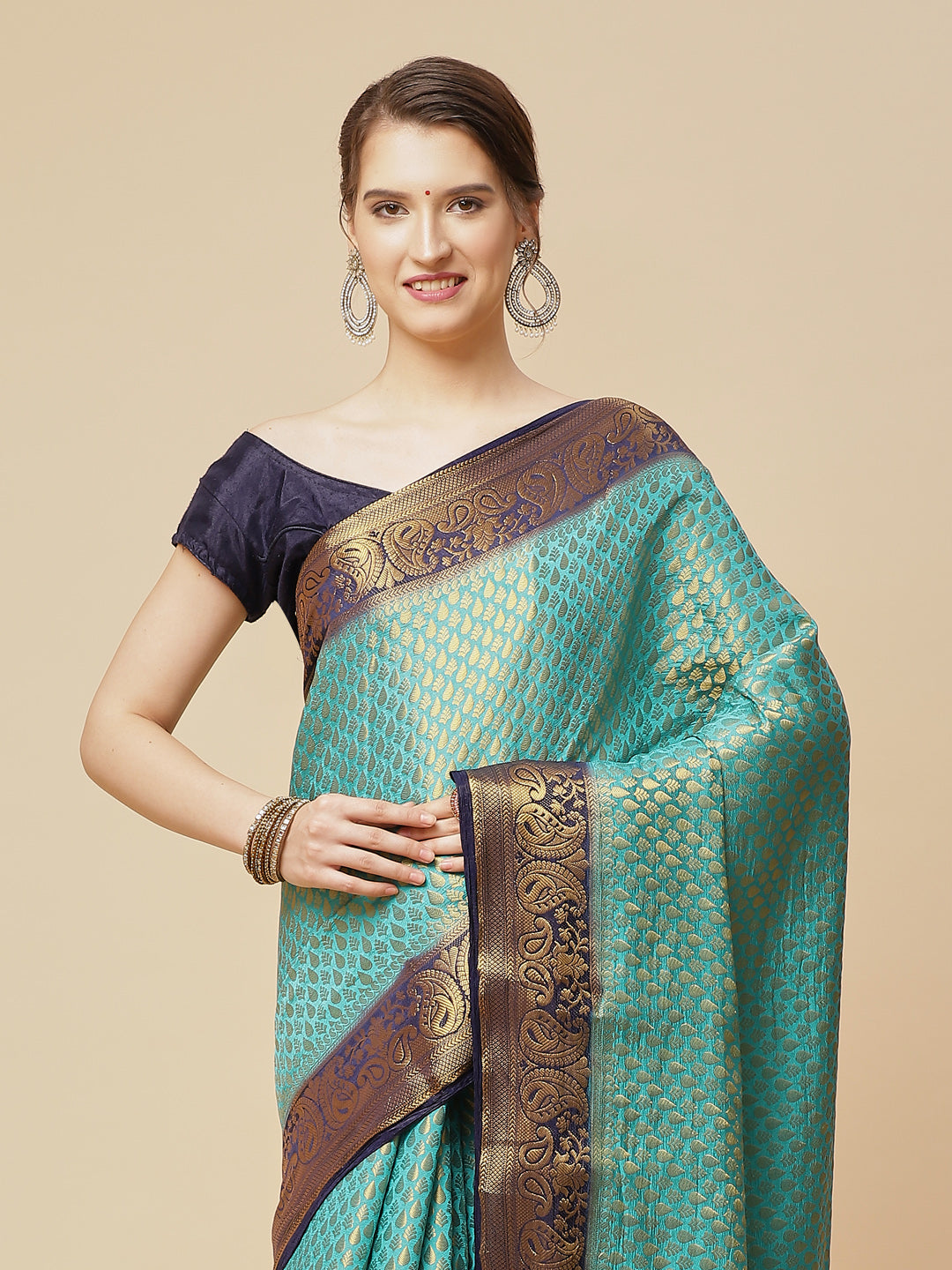 Zari Border Booti Art Handloom Woven Saree