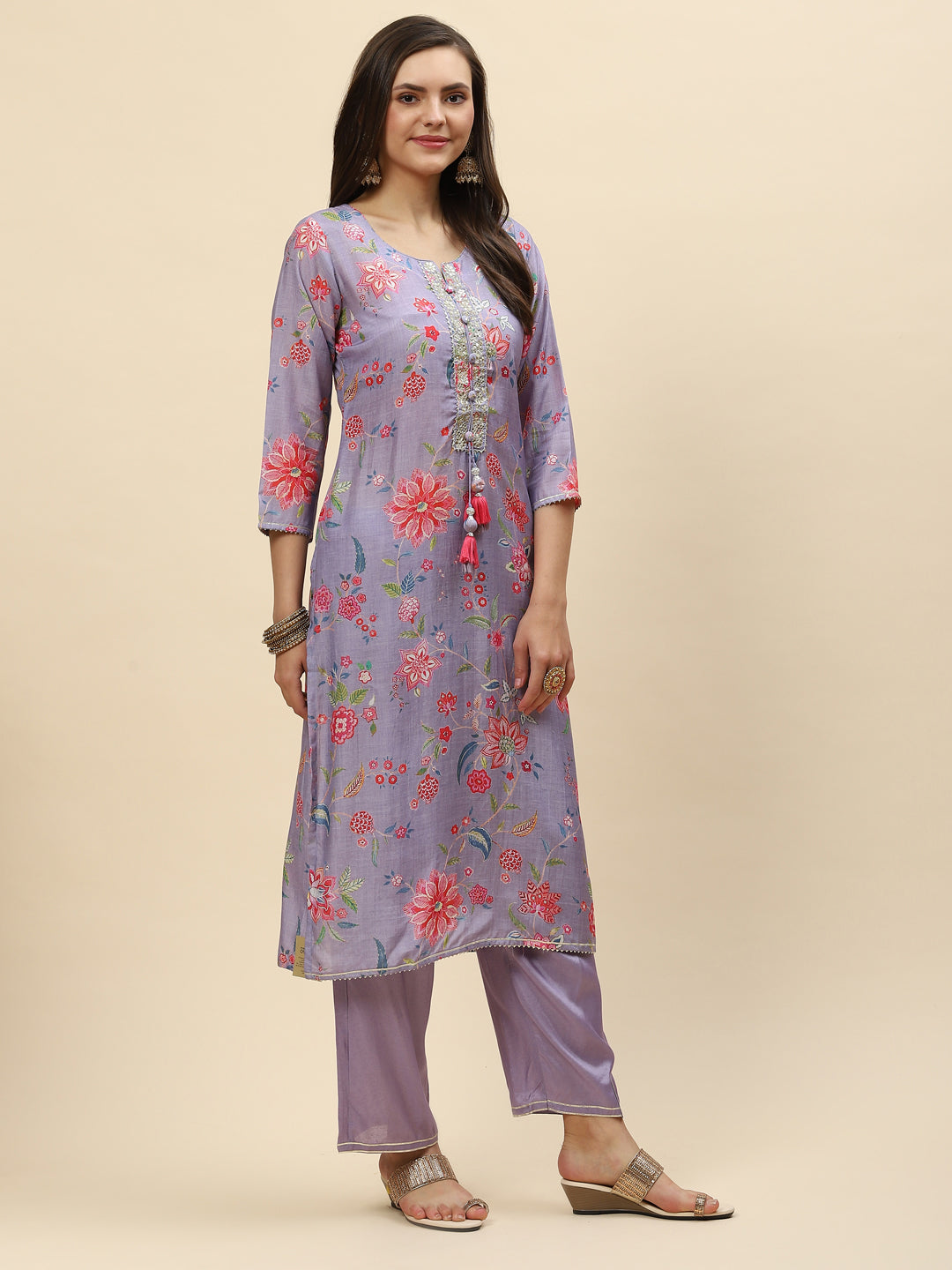 Neck Patti &amp; Floral Printed Muslin Kurta With Pants