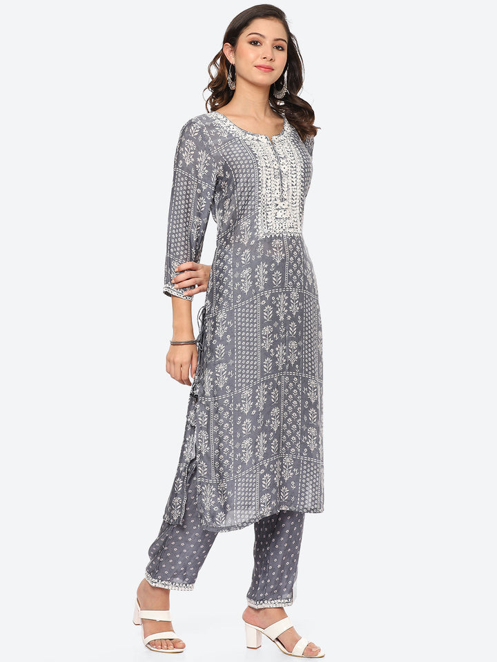 Mirror Neck Embroidered Muslin Kurta With Pant