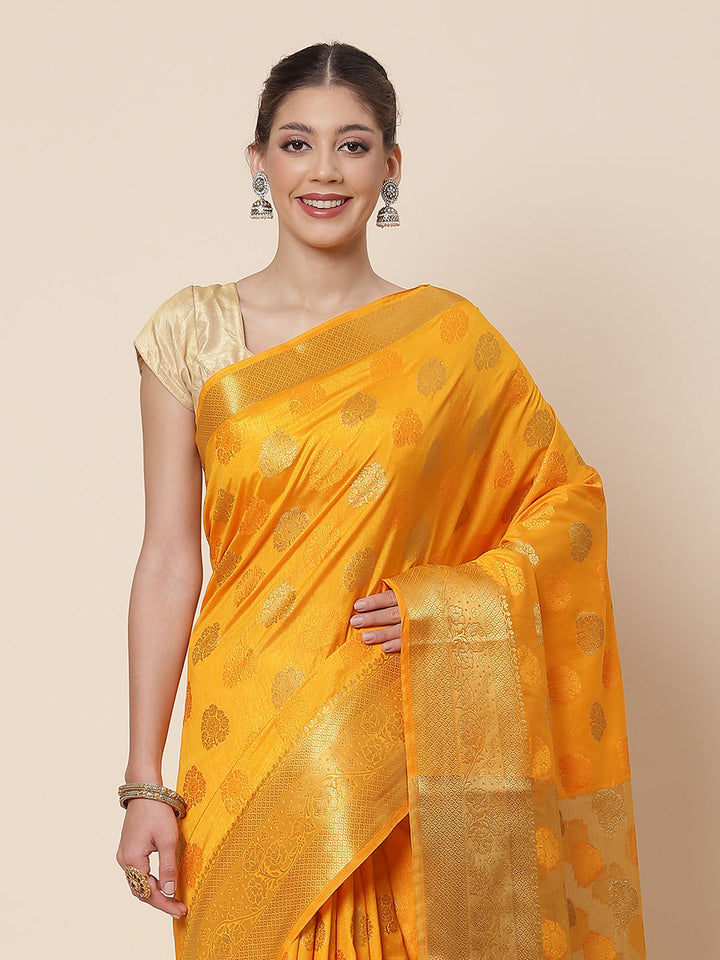 Zari Border Booti Art HAndloom Woven Saree