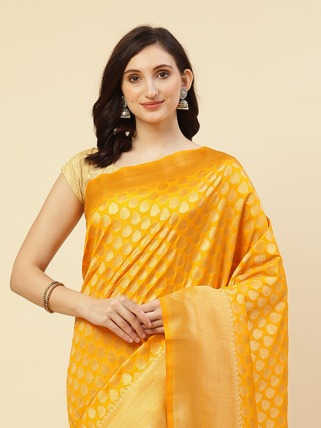 Zari Booti Border Woven Art Handloom Saree