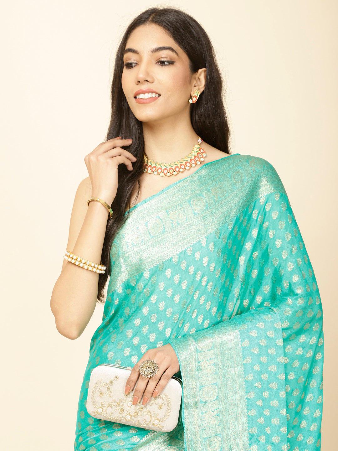 Zari Border Booti Plain Crepe Saree