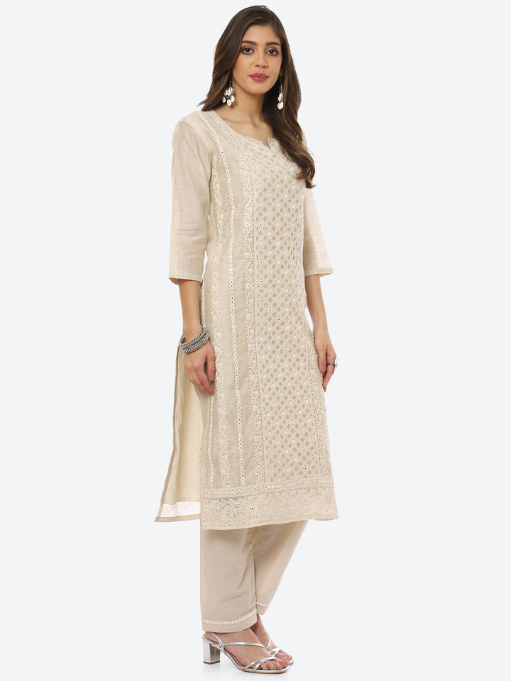 Resham Neck Booti Chanderi kurta With Pant &amp; Dupatta