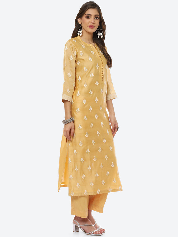 Resham Booti Cotton Kurta With Pant &amp; Dupatta