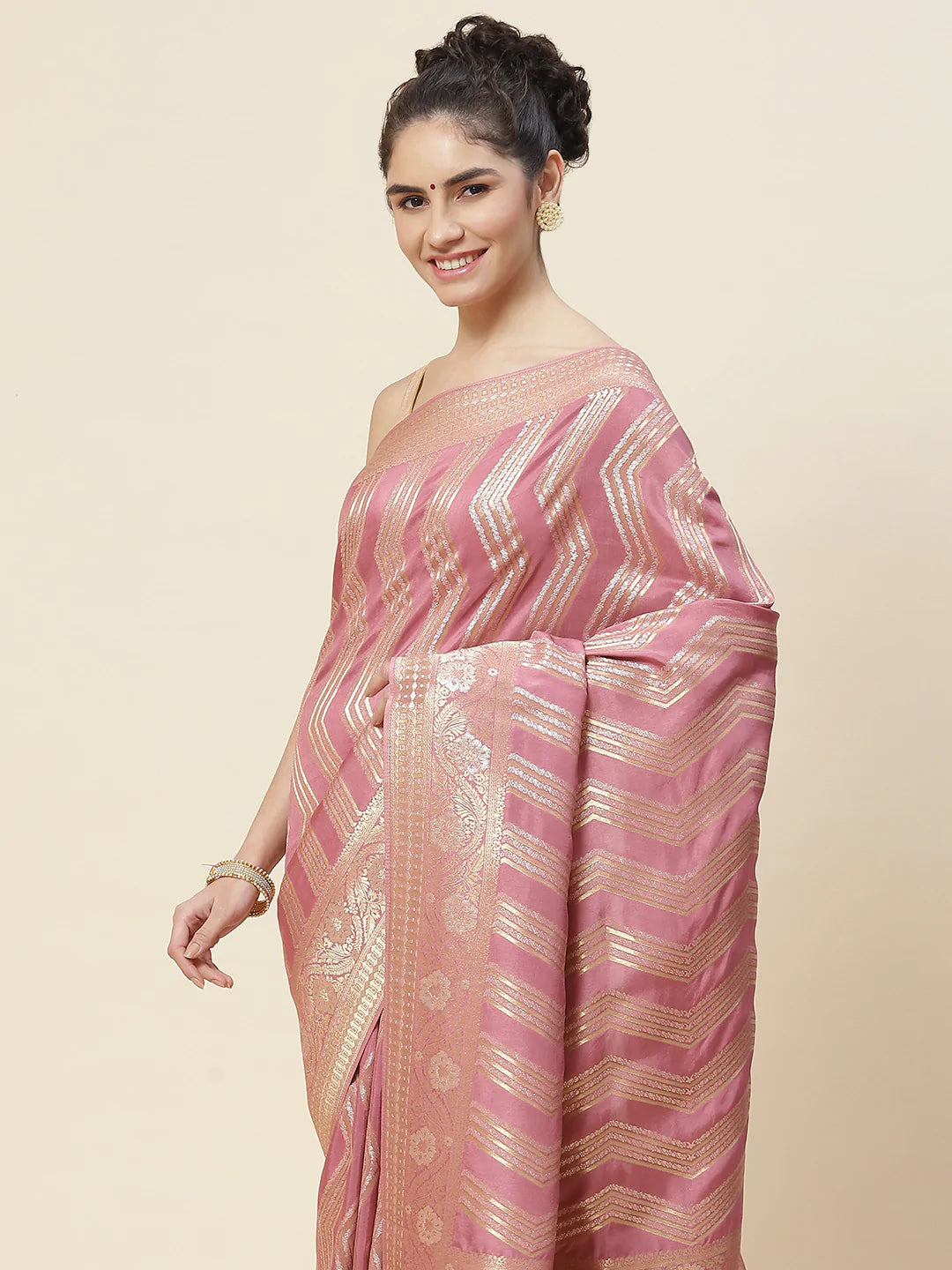 Zari Jaal Handloom Woven Saree