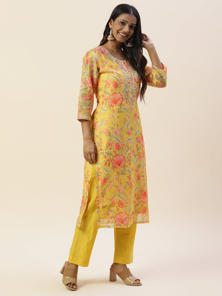 Printed &amp; Yoke Embroidered Chanderi Kurta With Pants