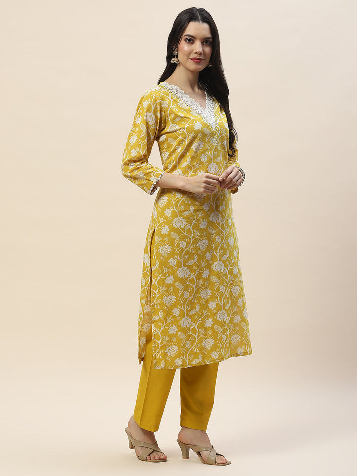 Printed Muslin Kurta With Pants
