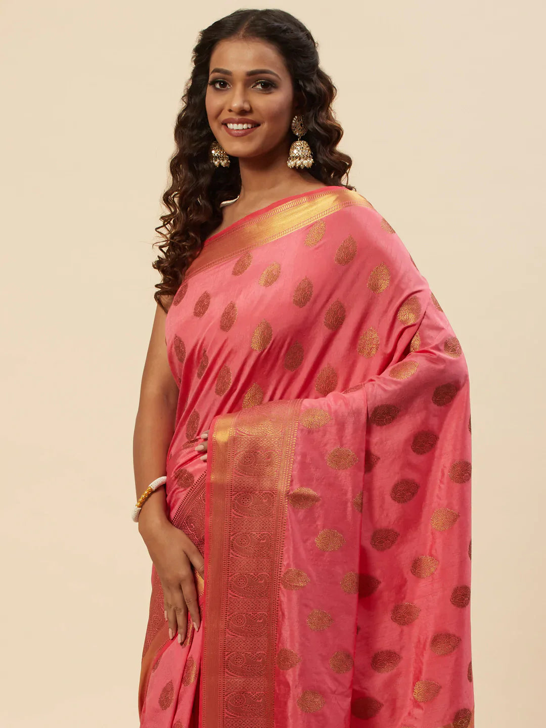 Zari Border Booti Handloom Woven Saree