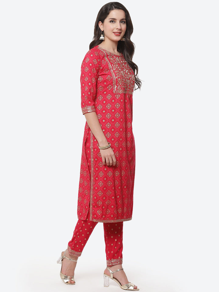 Zari Work Cotton Muslin Kurti Printed Pant And Dupatta