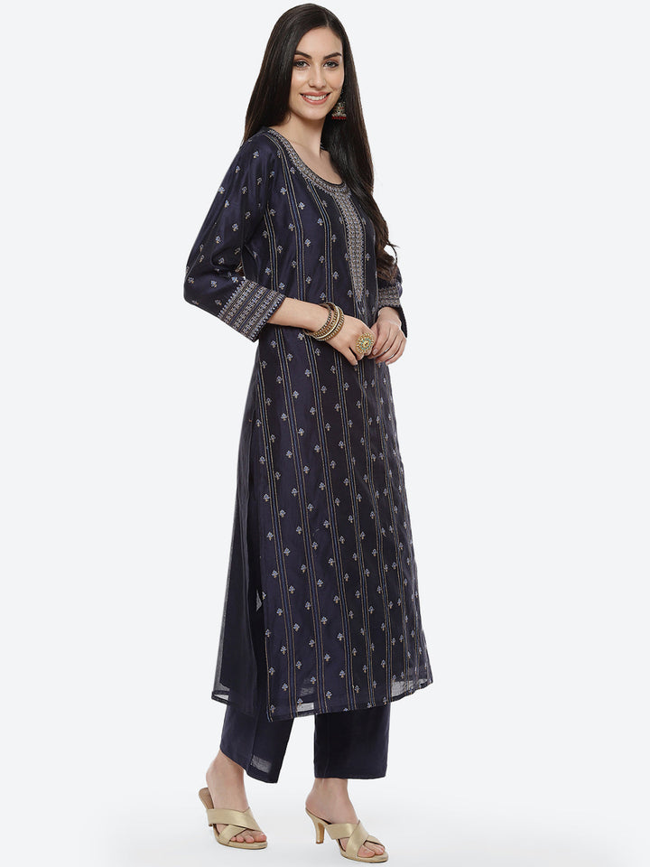 Embroidered Zari Neck Chanderi Kurti With Pant