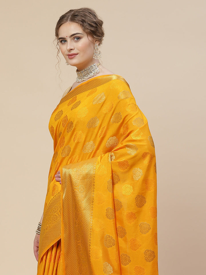 Zari Border Booti Art Handloom Woven Saree