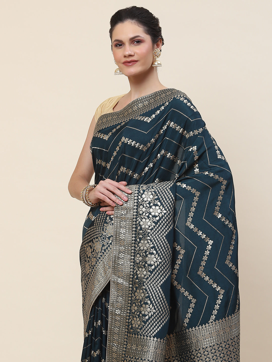 Zari Jaal Woven Dola Handloom Saree