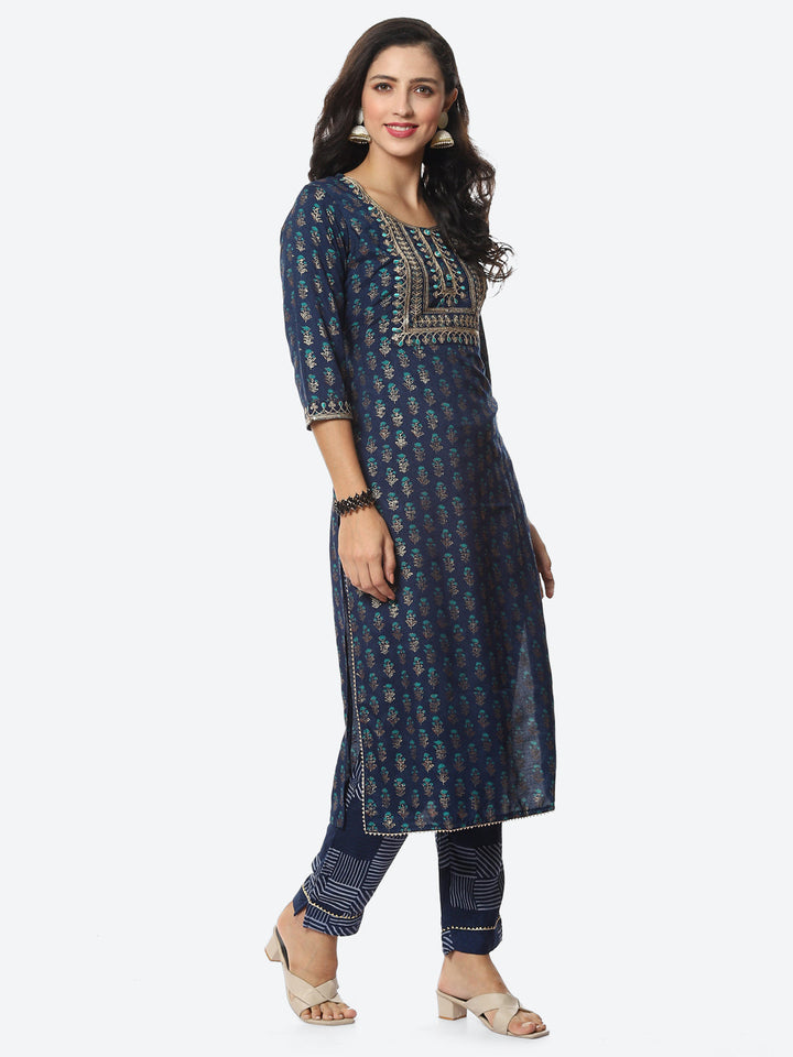 Sequin Work Floral Printed Muslin Kurti With Pant