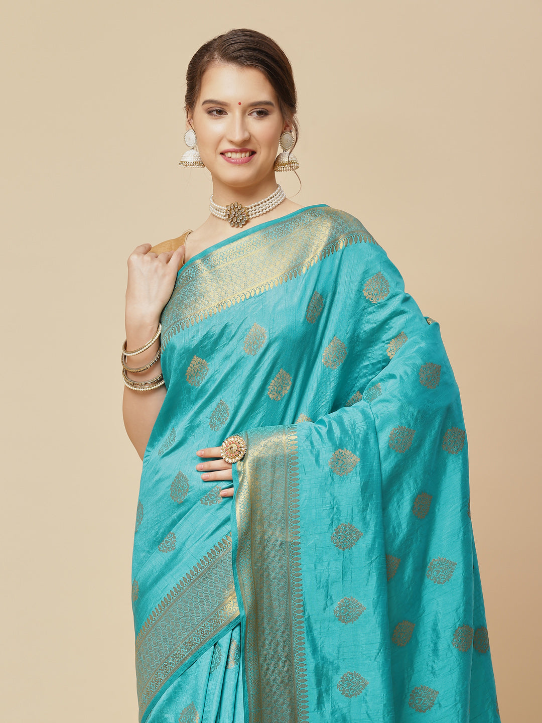 Zari Border Booti Art Handloom Woven Saree