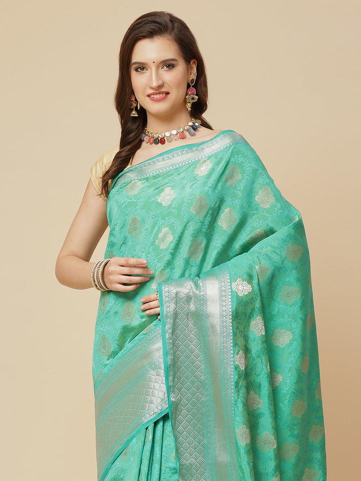 Zari Border Booti Art Handloom Woven Saree