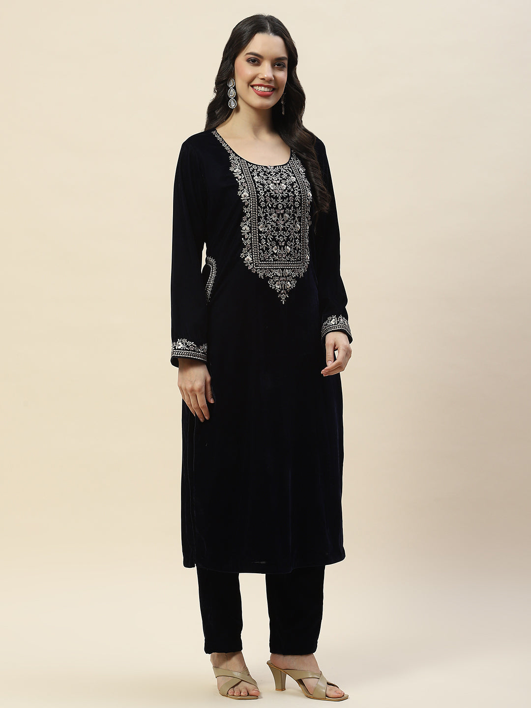 Neck Embroidered Velvet Kurta With Pants