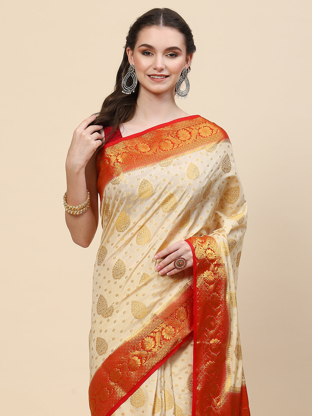 Zari Border Booti Handloom Woven Saree