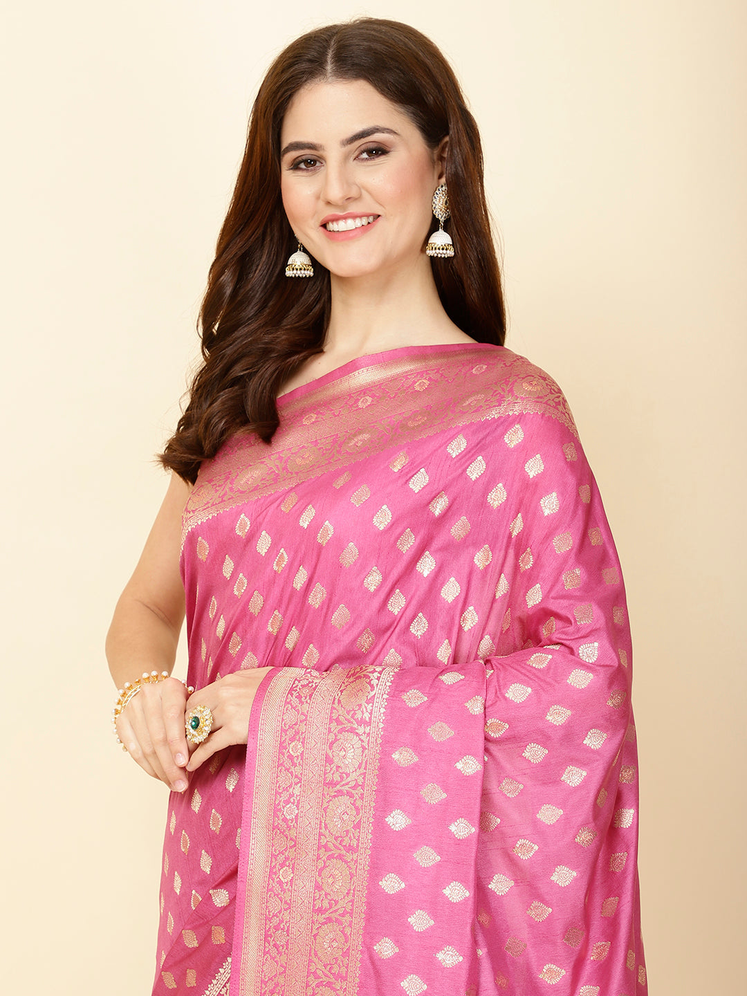 Zari Border Booti Woven Handloom Saree