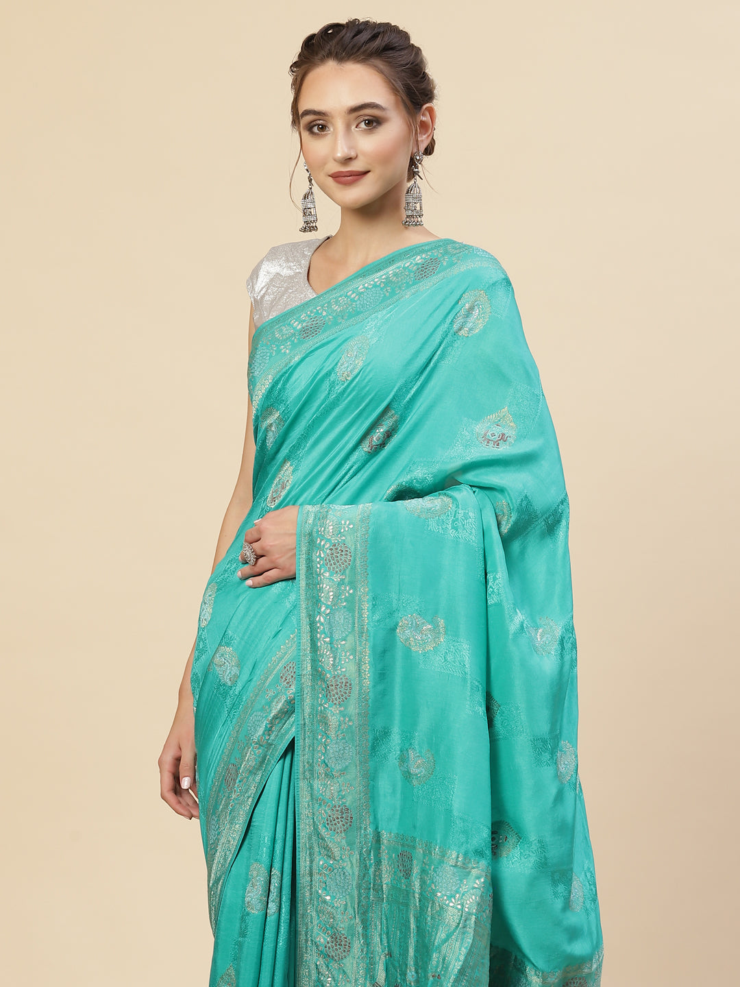 Zari Border Booti Banarasi Woven Saree