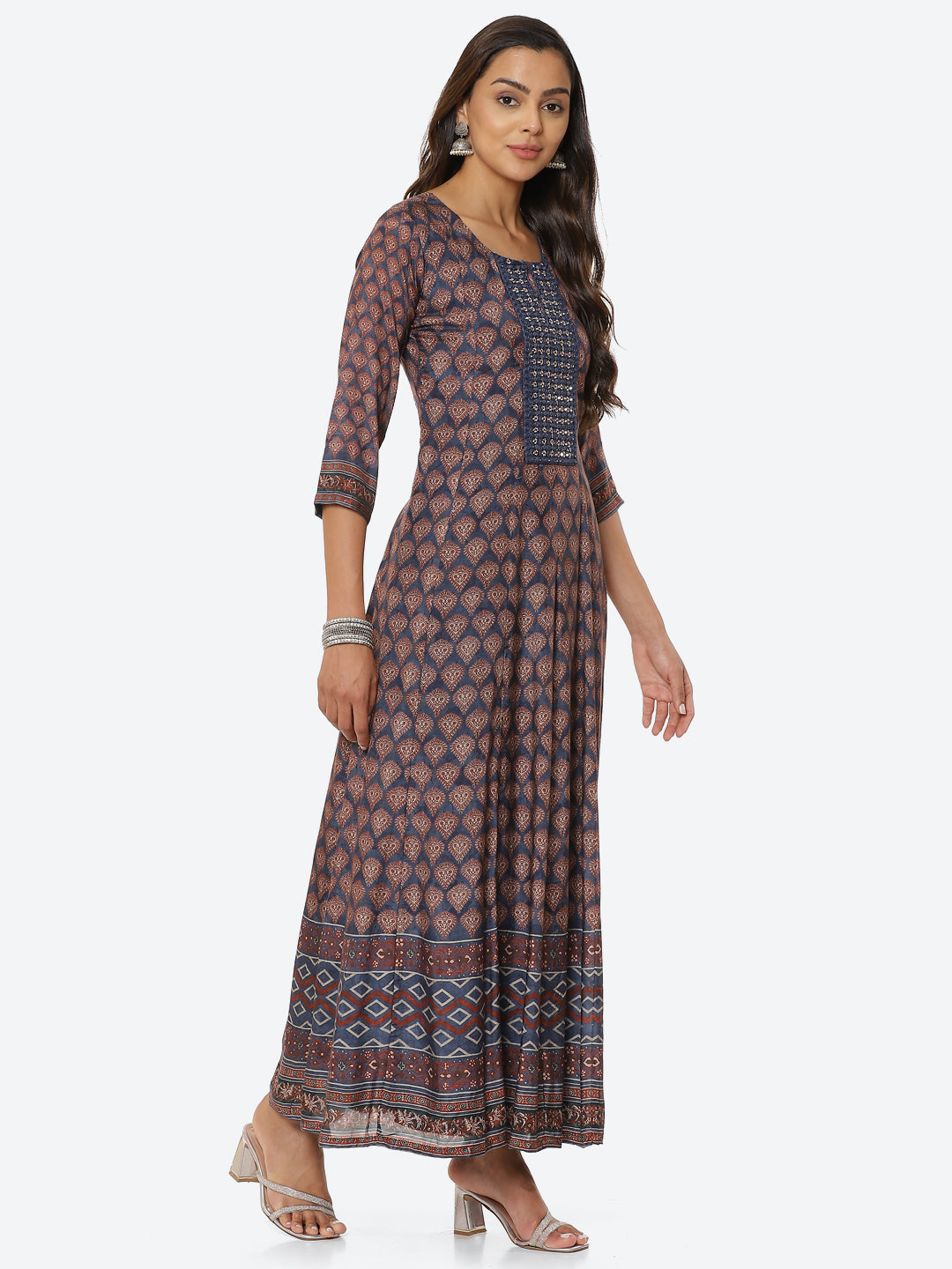 Mirror Neck Embroidered Muslin Kurta