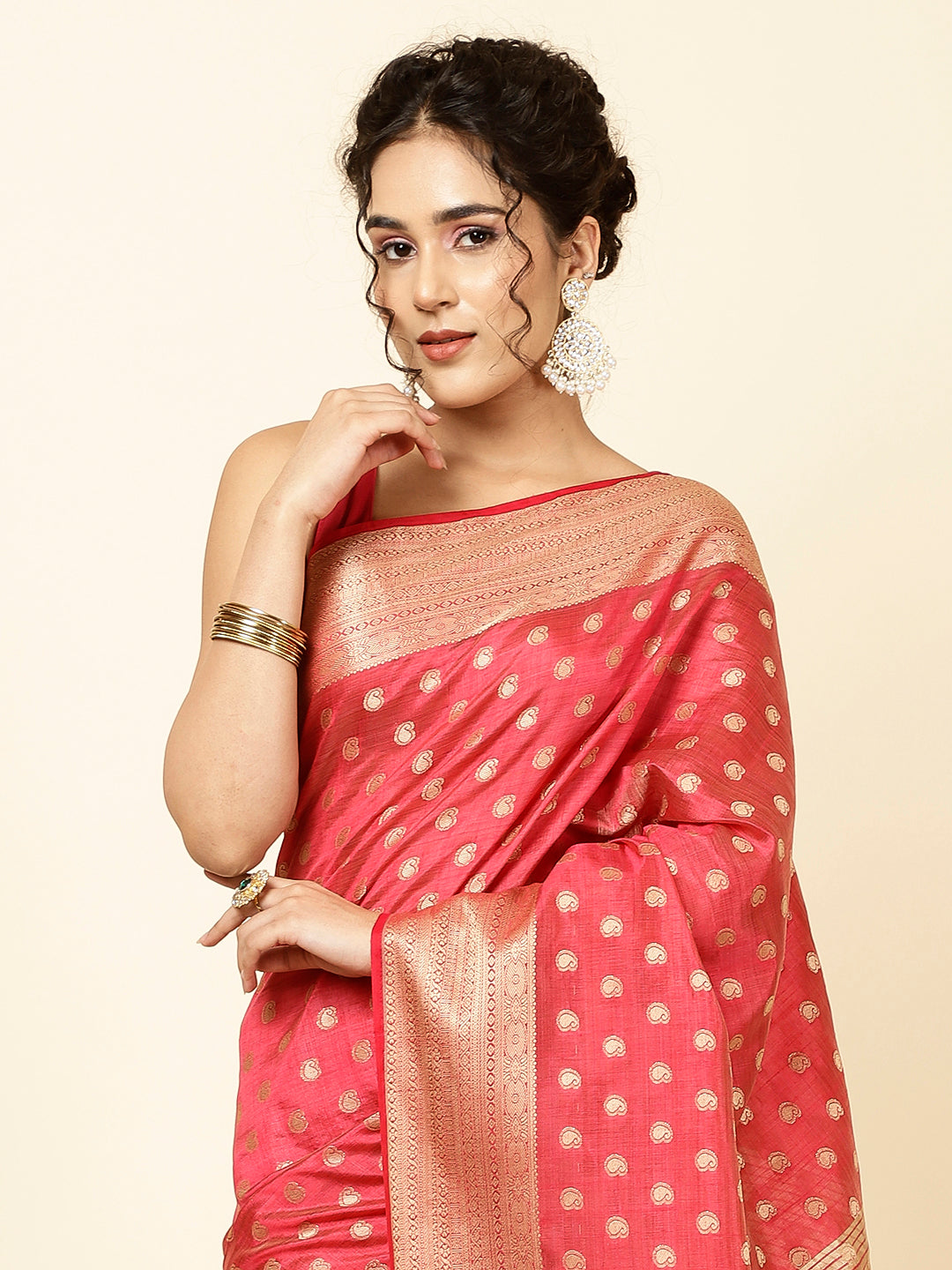 Zari Border Booti Woven Handloom Saree
