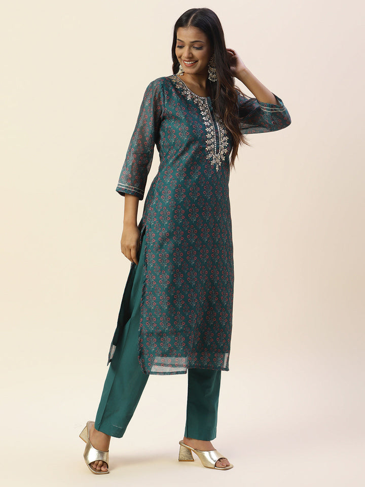Printed &amp; Yoke Embroidered Chanderi Kurta With Pants