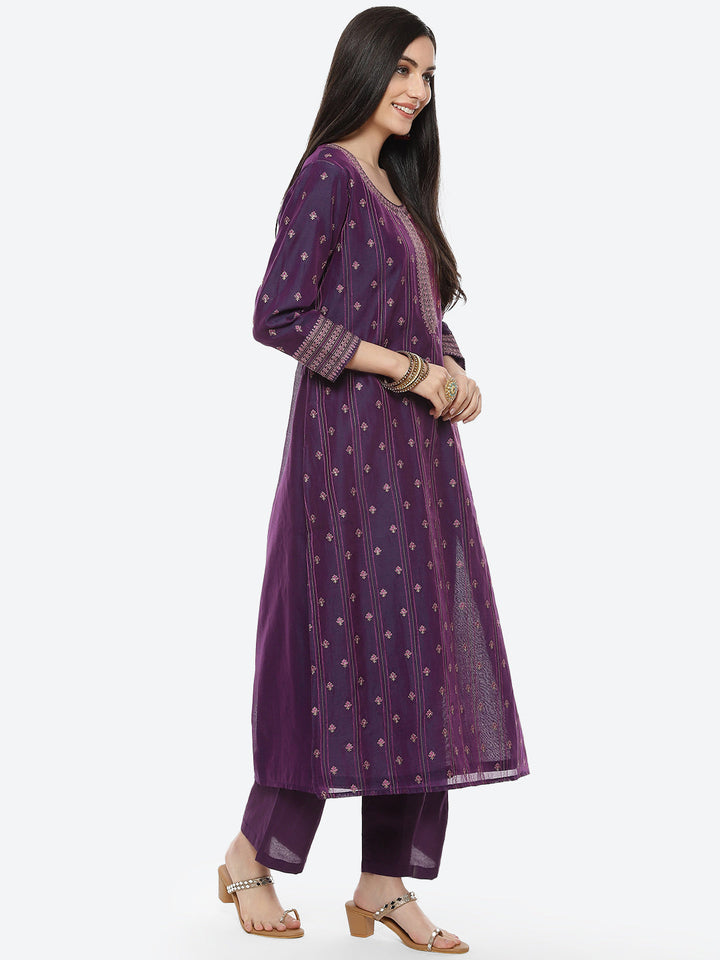 Embroidered Zari Neck Chanderi Kurti With Pant