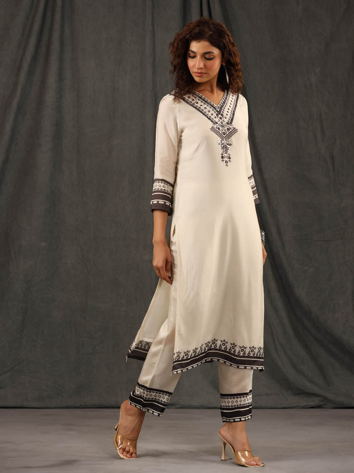 Neck Embroidered Muslin Kurta With Pants