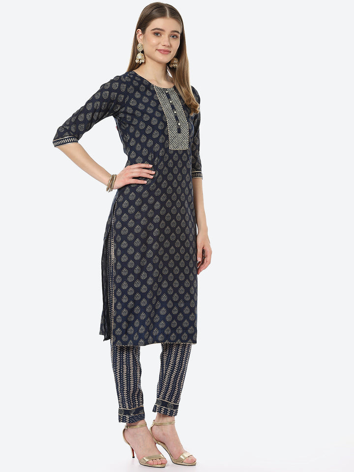 Zari Neck Embroidered Printed Cotton Kurta With Pant