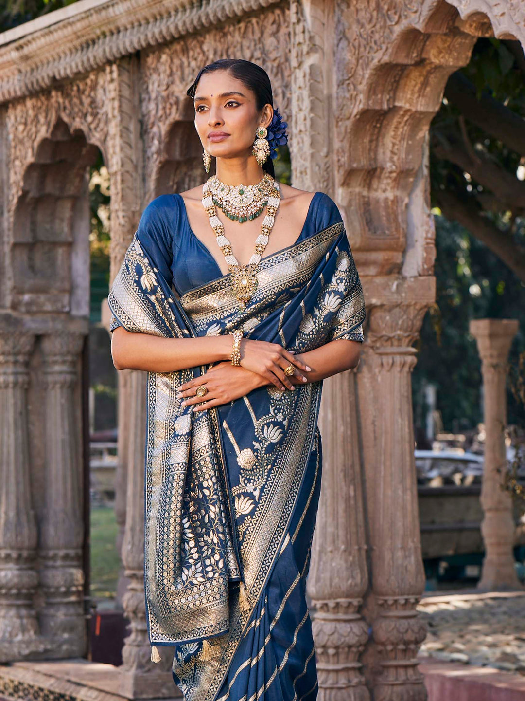 Zari Jaal Handloom Woven Saree