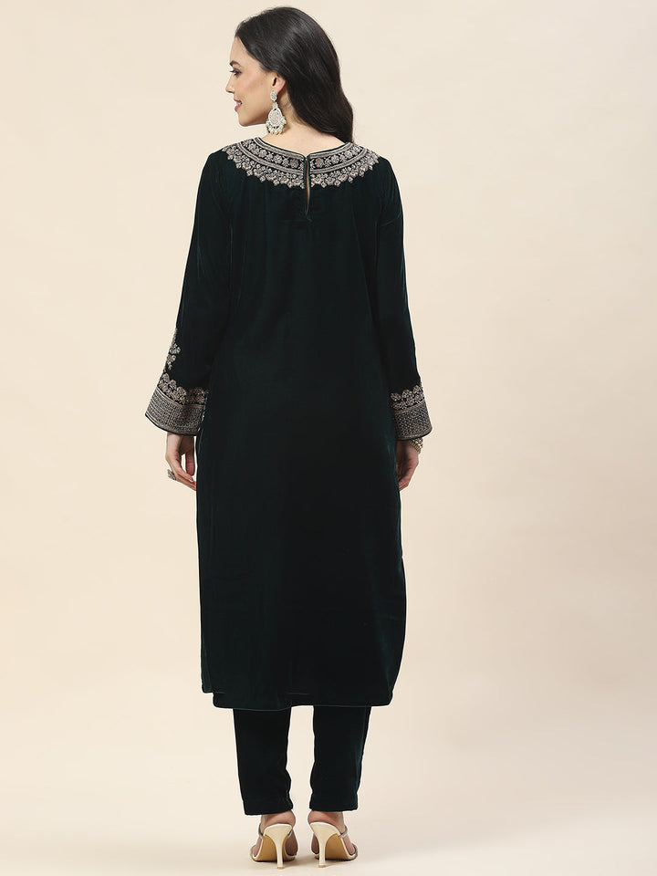 Neck Embroidered Velvet Kurta With Pants