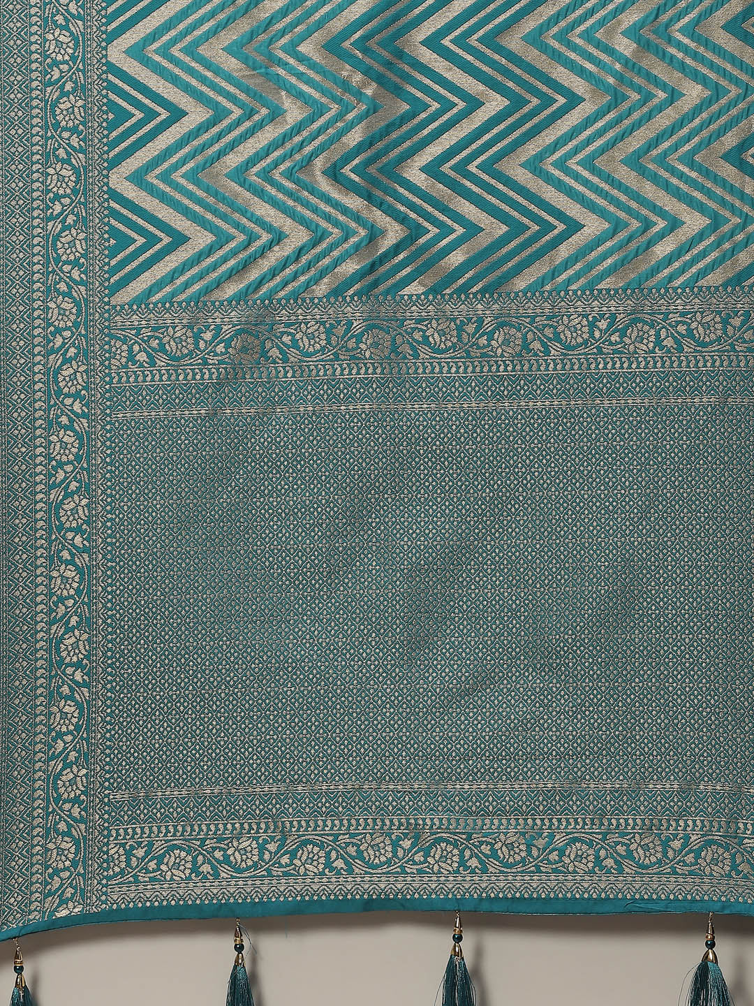 Zari Jaal Handloom Woven Saree