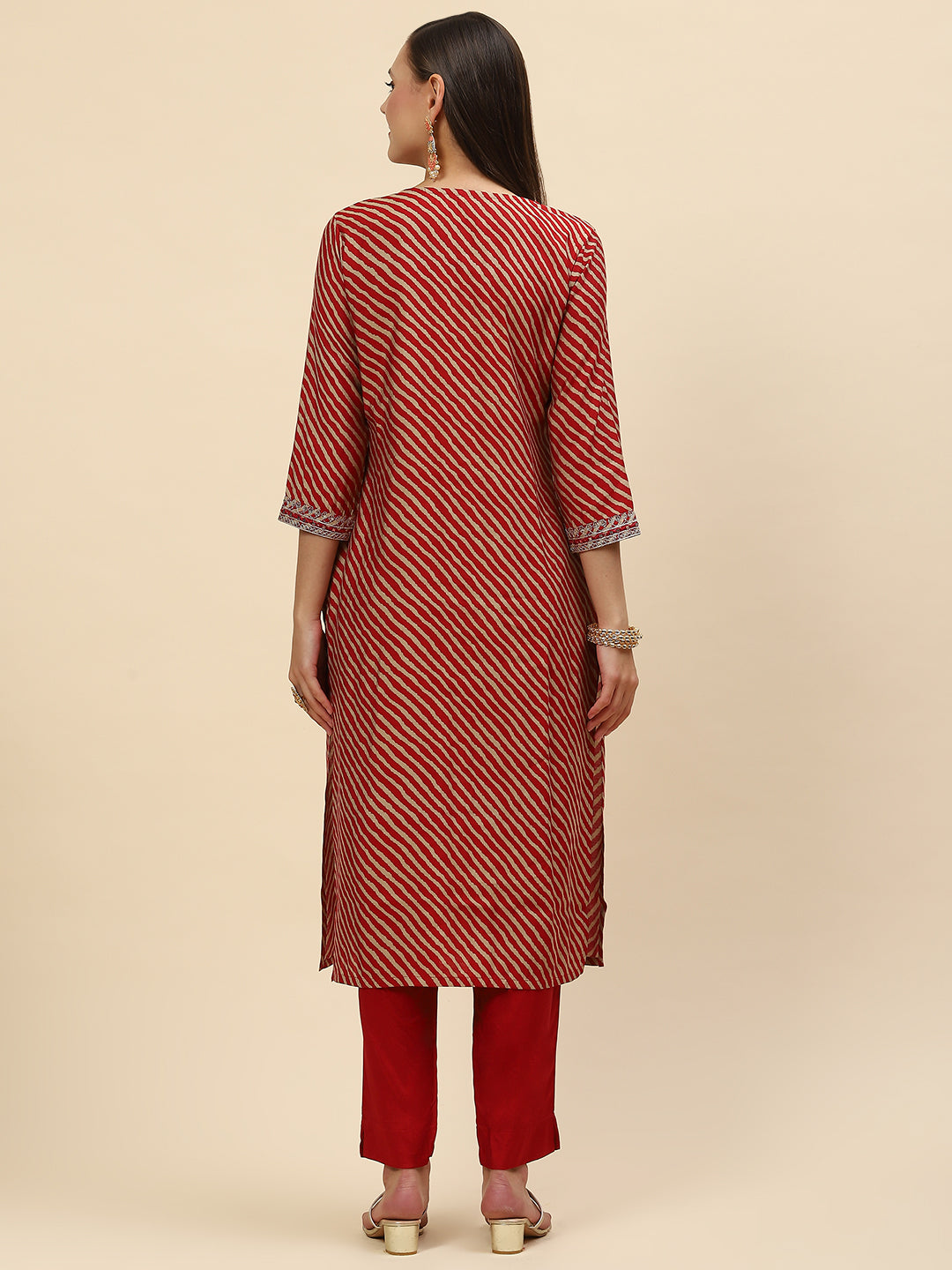 Neck Embroidered &amp; Lehriya Muslin Kurta With Pants