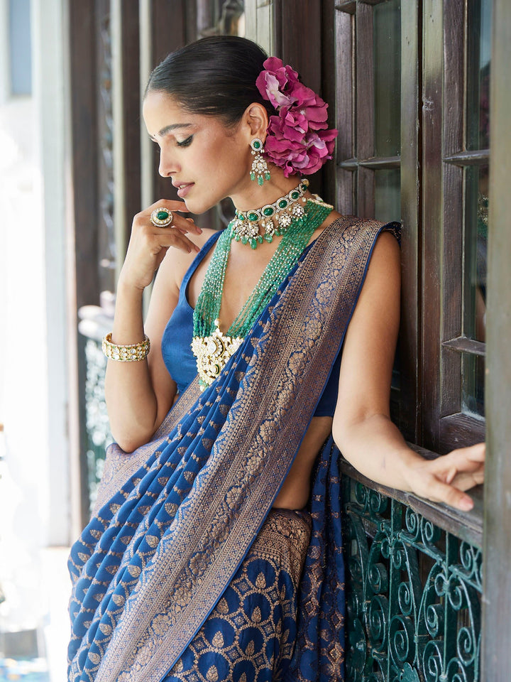 Antique Jaal Crepe Plain Saree