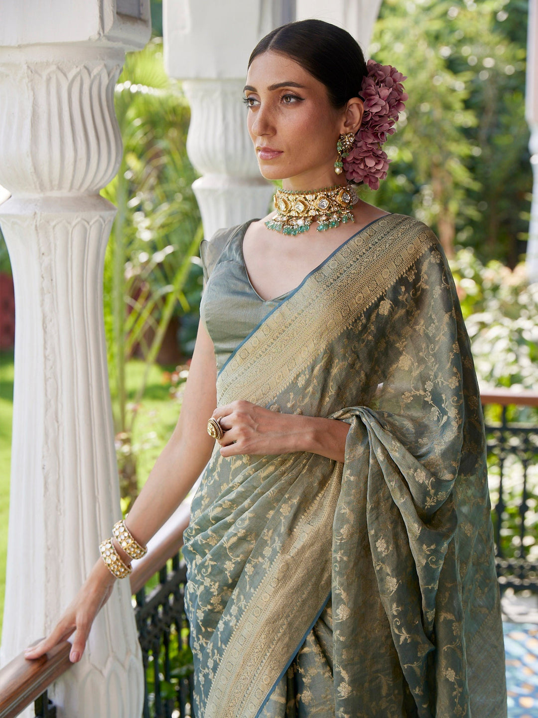 Golden Jaal Georgette Plain Saree